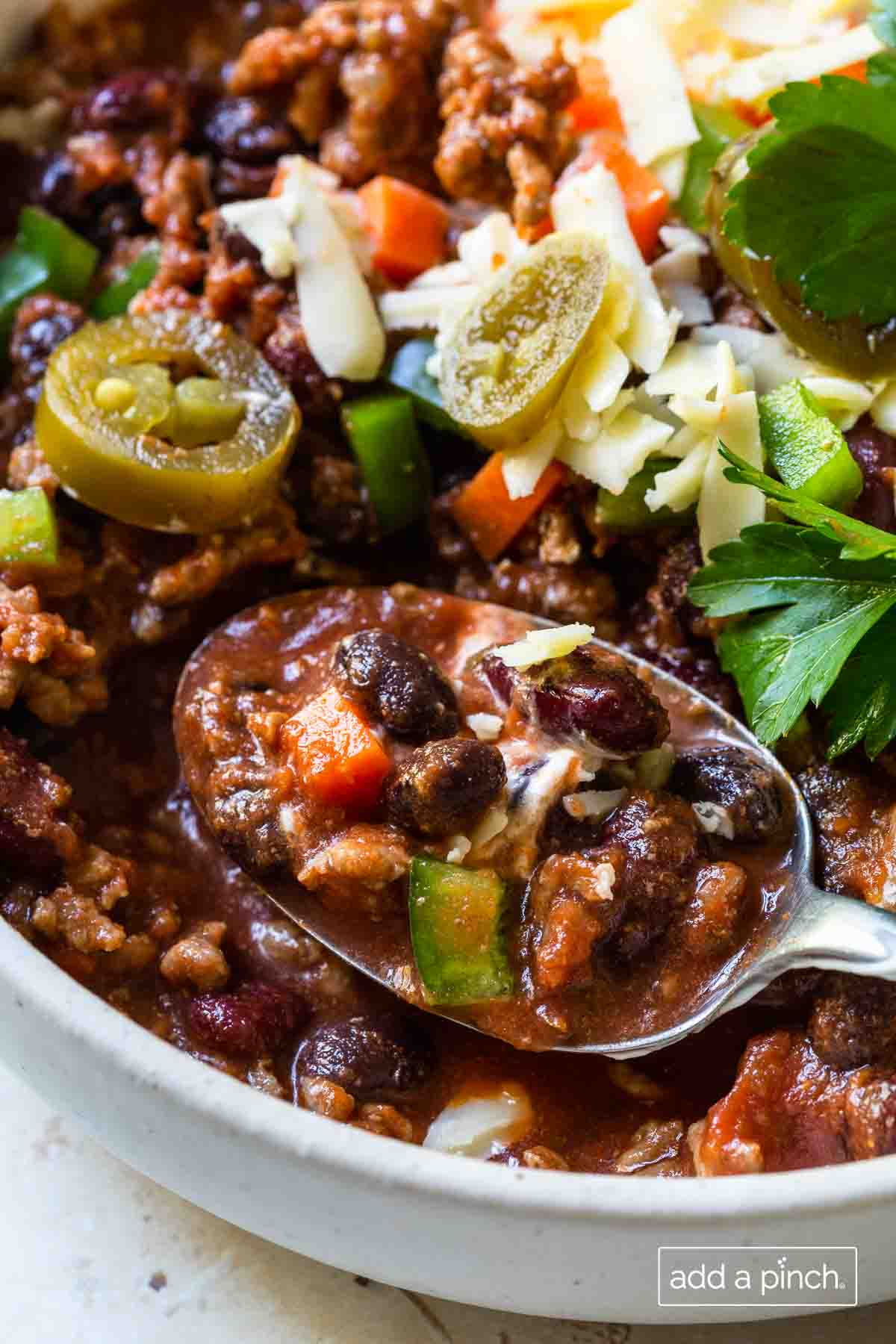 Beef Chili Recipe {Classic and Easy!} - The Seasoned Mom