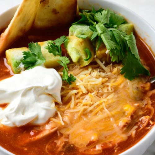 https://addapinch.com/wp-content/uploads/2023/10/chicken-tortilla-soup-recipe-11-500x500.jpg